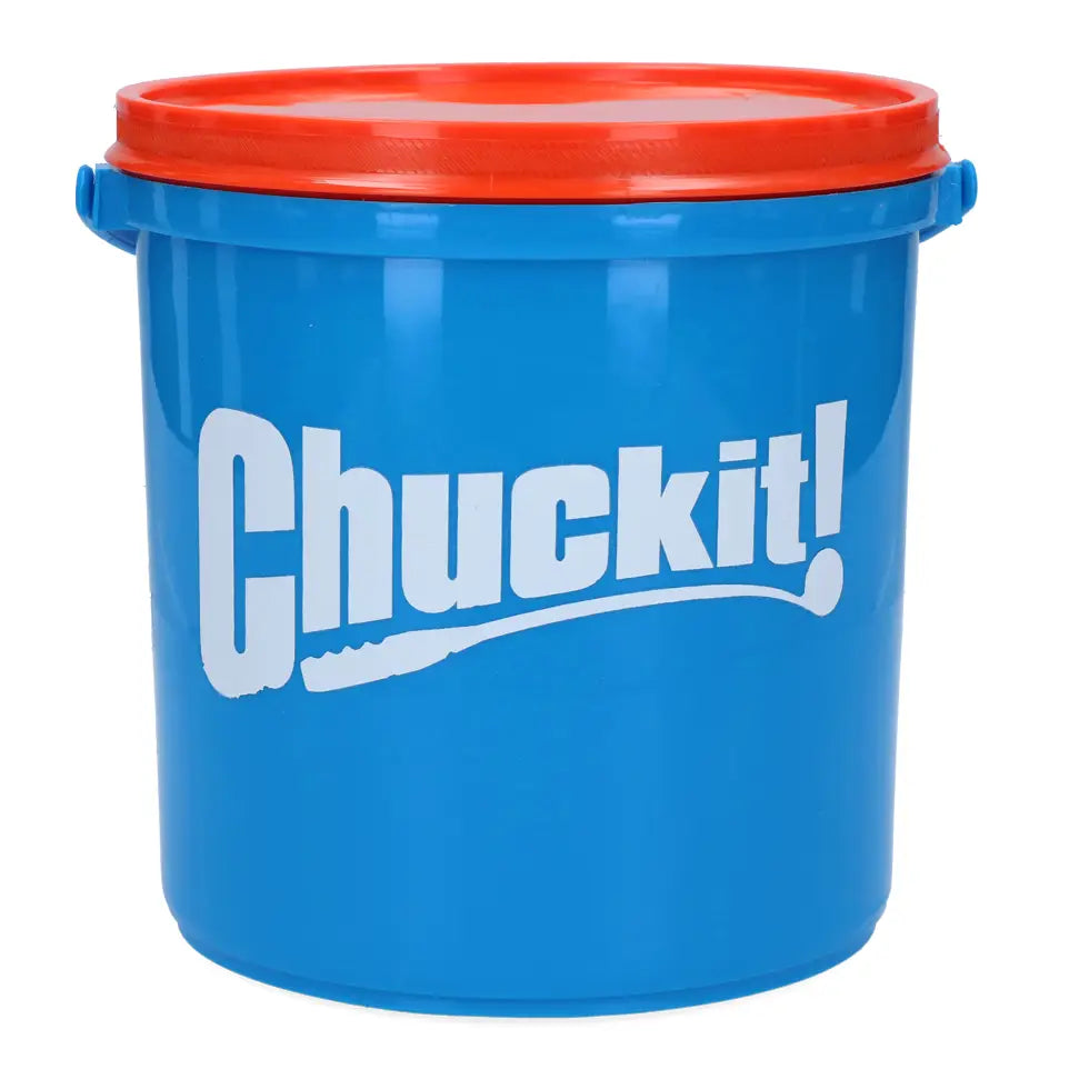 8 Chuck It balls with bucket